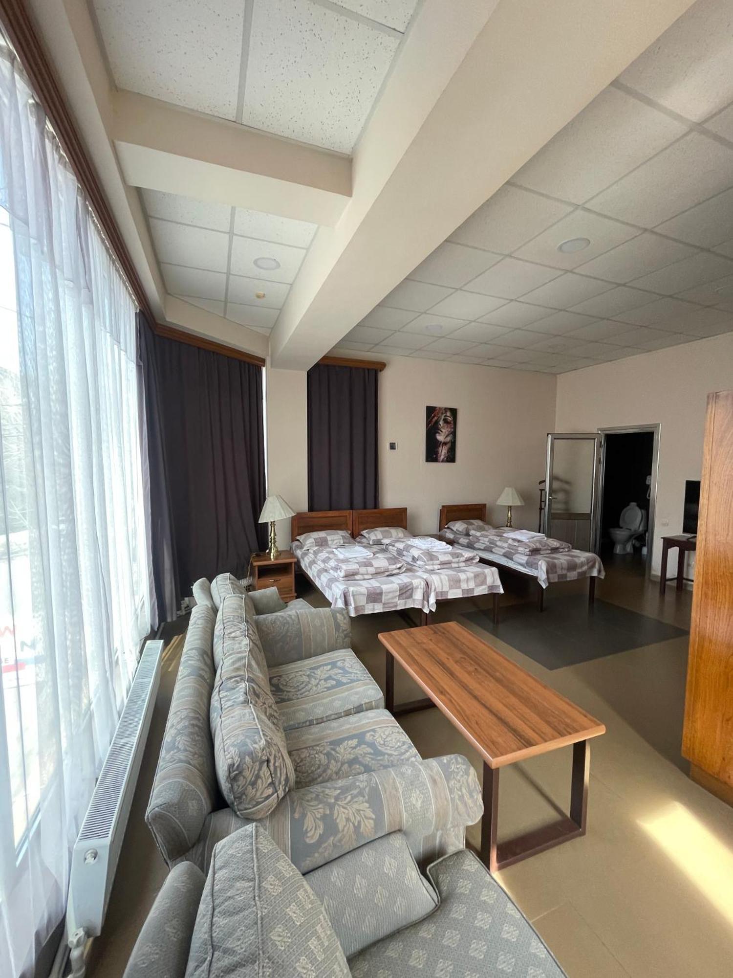 Downtown B&B Vanadzor Kültér fotó