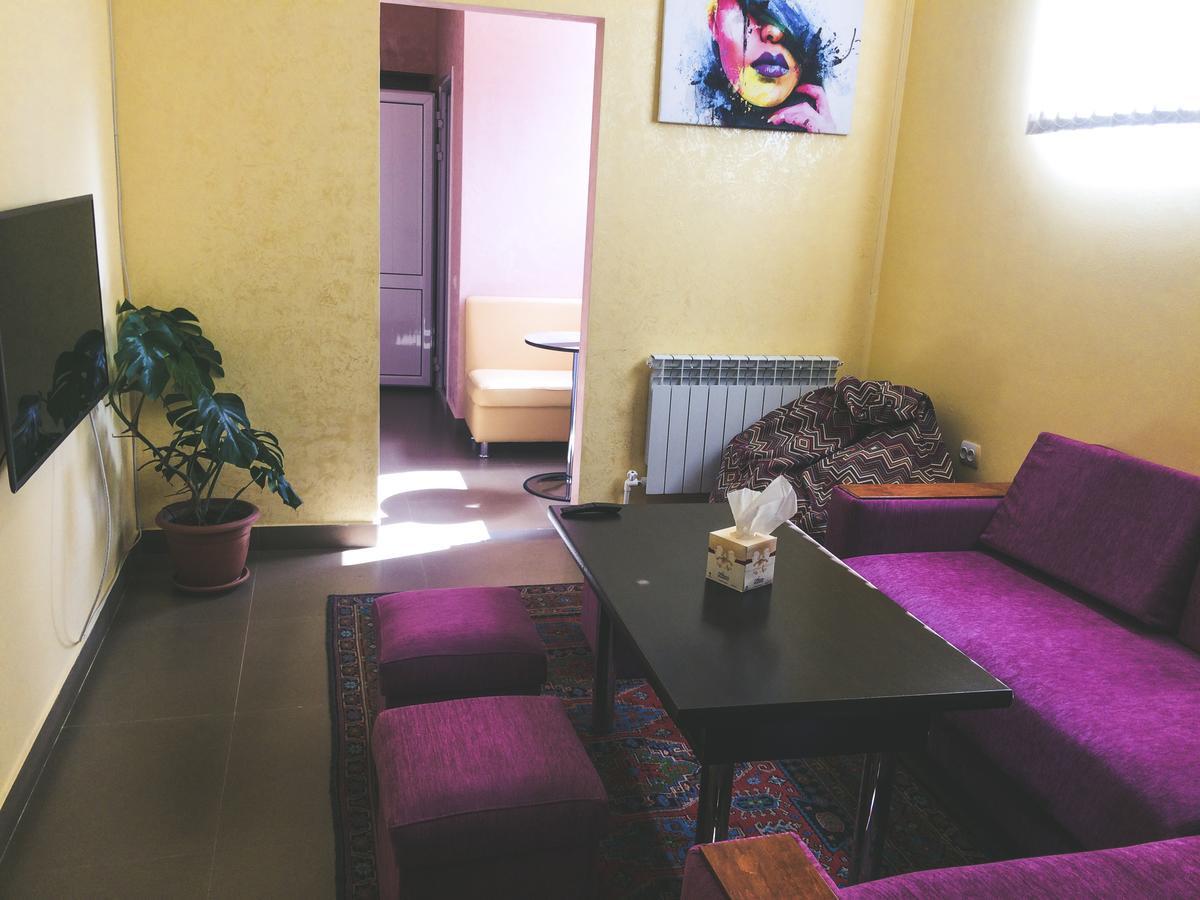 Downtown B&B Vanadzor Kültér fotó